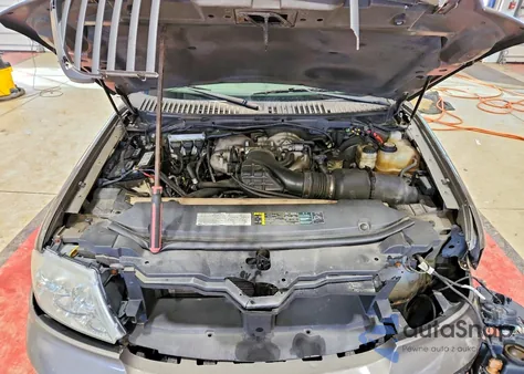 2004 Lincoln Navigator z USA, uszkodzony, nr VIN 5LMFU28R54LJ27045